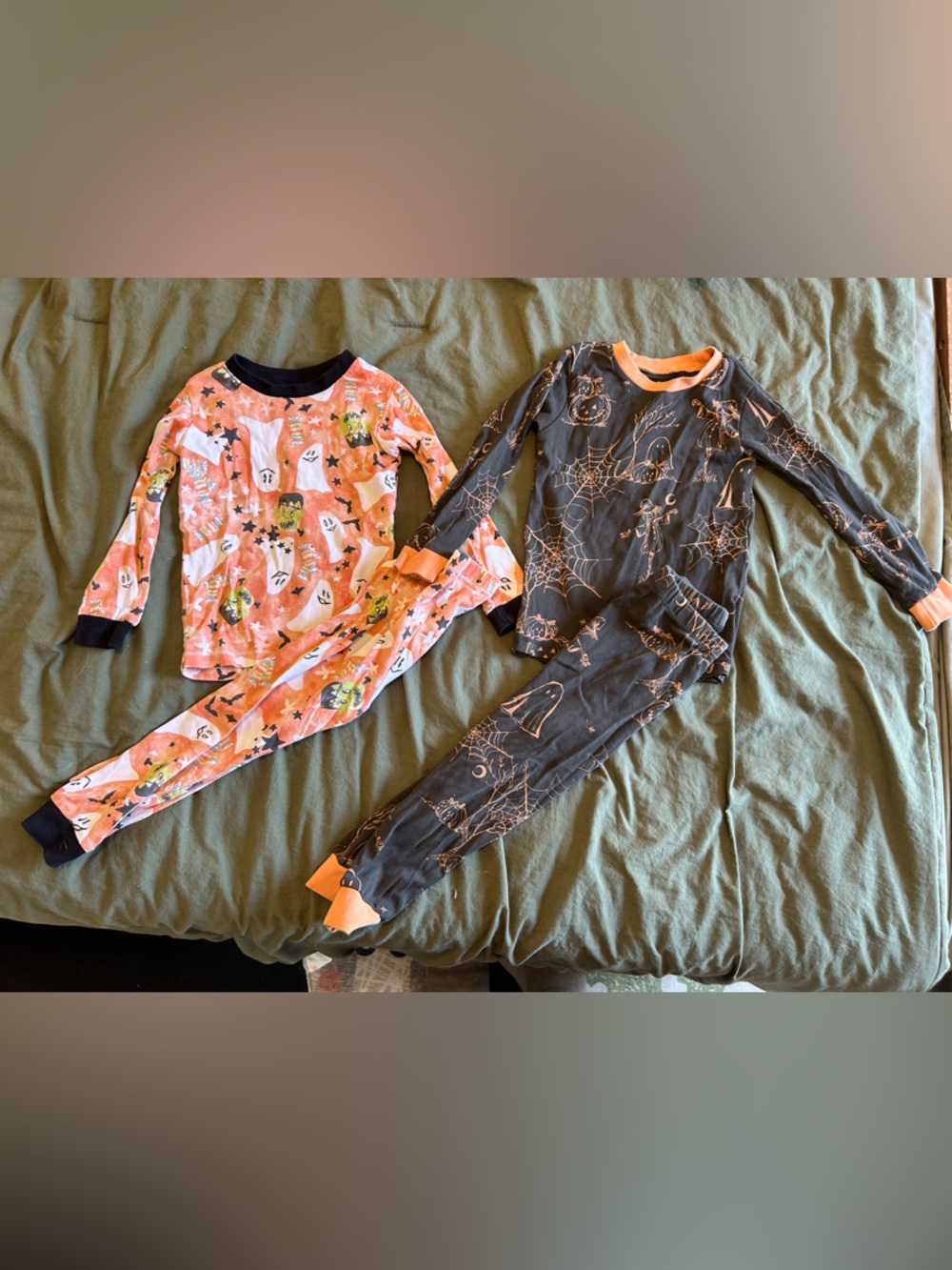 🎃👻 set of 2 Burt’s bees kids Halloween pajamas